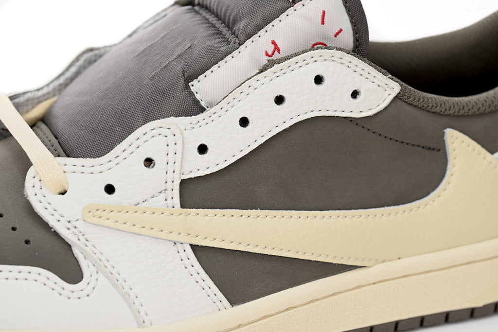 Travis Scott x Air Jordan 1 Low Reverse Mocha Sneakers White Brown