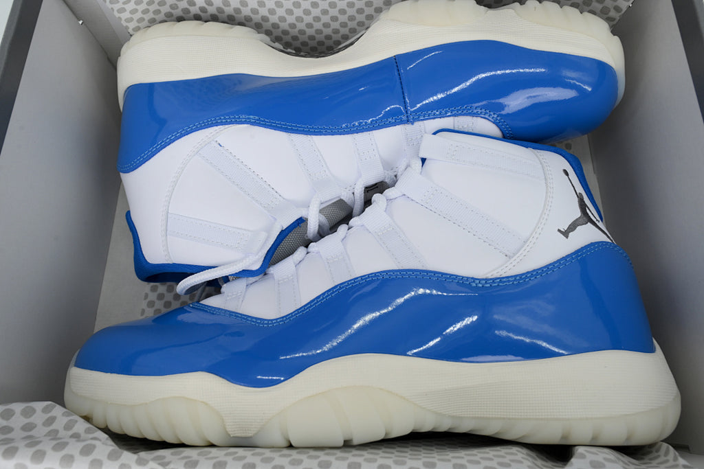 Air Jordan 11 Retro Basketball Shoes White Blue